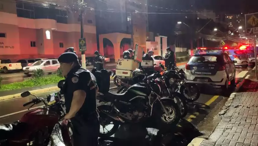 Cinco motos ‘barulhentas’ são flagradas durante blitz em Londrina